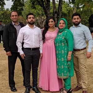 Meet your Posher, Hina